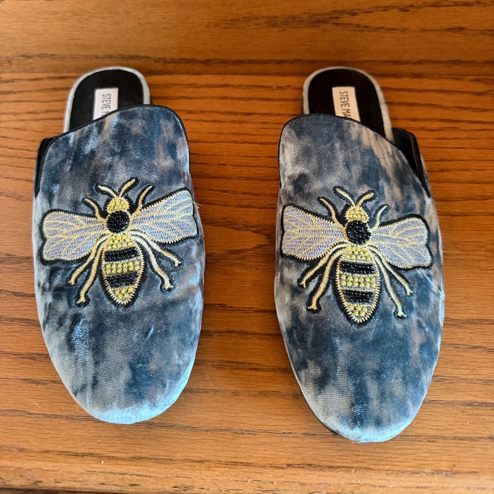 Steve Madden Hugh Blue Velvet Bee Mules Slip On